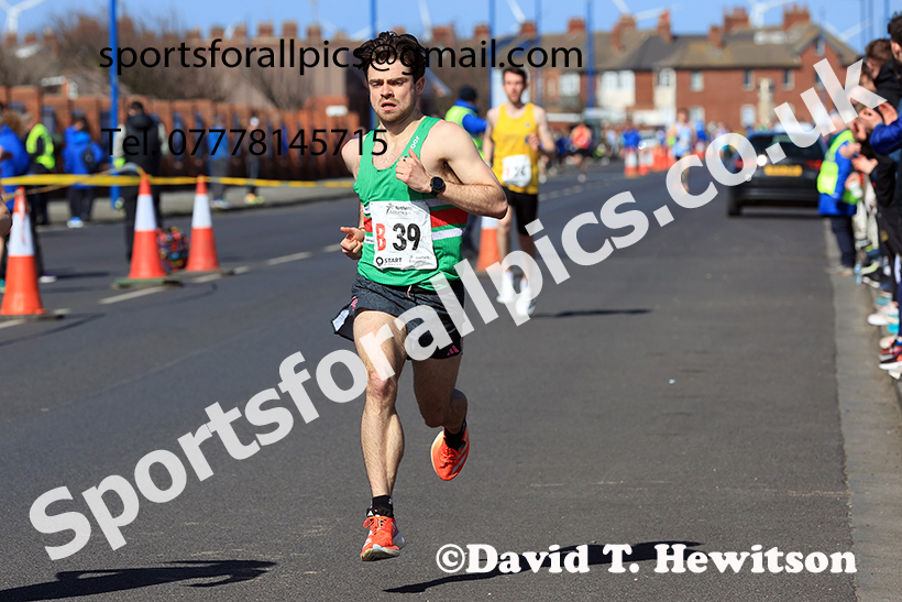 Senior mens Northern 12 Stage Road Relay, 2025 Northern 12 and 6 Stage Road Relays and Junior 5k, Redcar. Photo: David T. Hewitson/Sports for All Pics